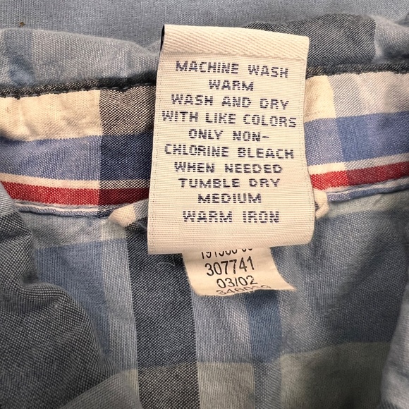 Gap factory store XS SIZE 4.   Plaid short sleeve button-down shirt. - Picture 4 of 4